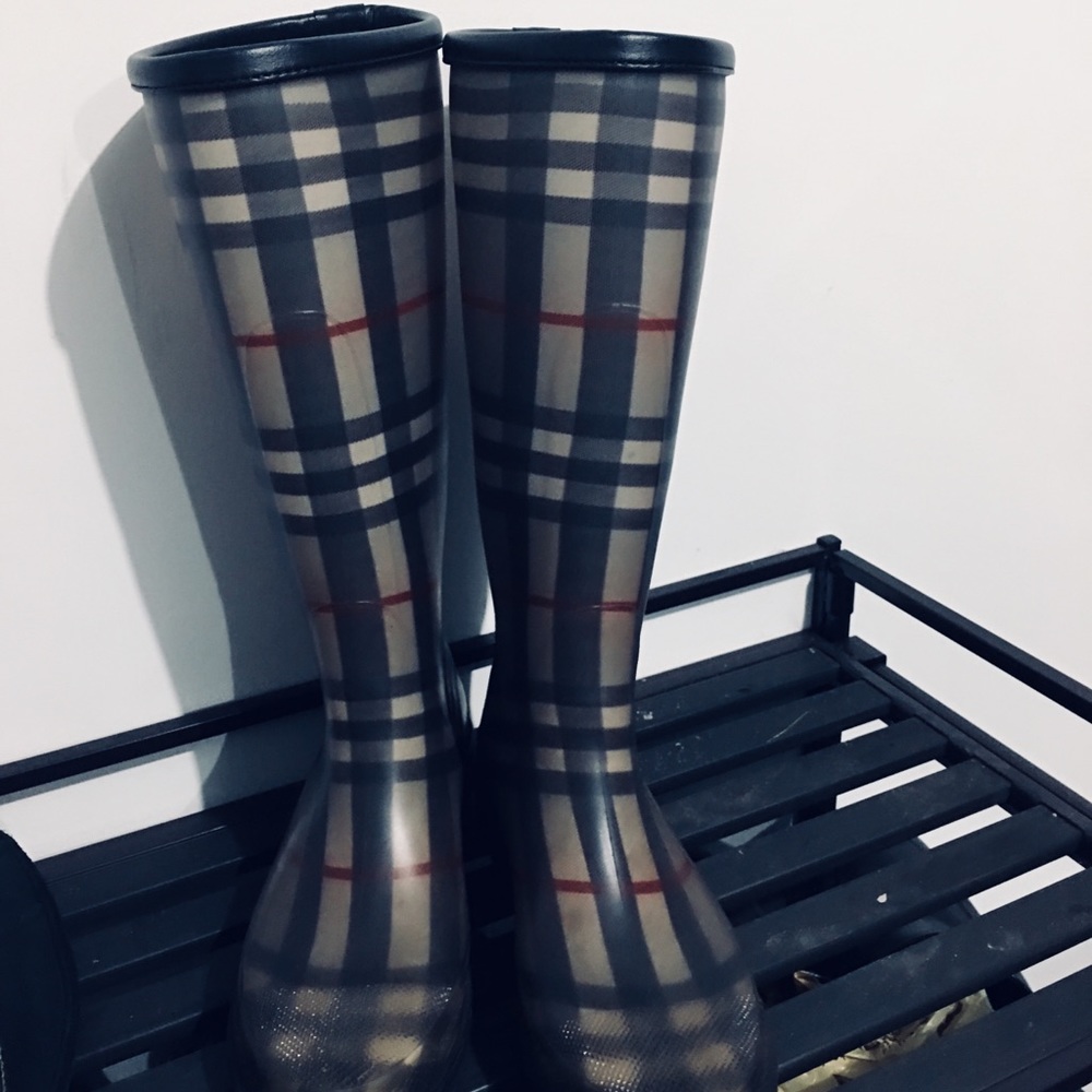 Authentic Burberry Rain boots Gray Size 37 - Picture 4 of 6